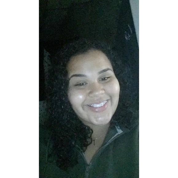 Meet your Posher, Mya - Picture 1 of 1